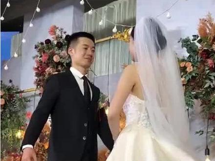 结婚铺床竟然还有这些讲究!婚床千万不能乱坐 #婚床 #结婚