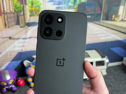 一加 Turbo 6抢先体验,9000mAh电池+165Hz京东方屏幕,还有果味十足的外观。#一加Turbo6#游戏手机#数码科技