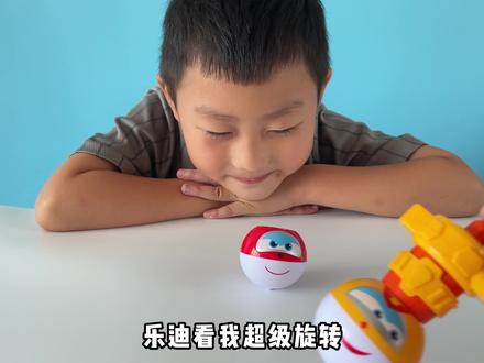 超级飞侠陀螺对战,金小子竟然偷袭乐迪,到底谁更厉害呢? #超级飞侠玩具 #陀螺玩具 #对战玩具 #少儿玩具视频