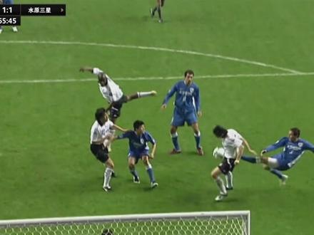 不管走到哪,都不忘“因为我是中国人”。#足球 #亚冠