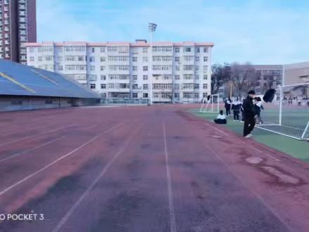 无越野,不青春|高一崽的赛场初体验
枪响的那一刻
所有的紧张都变成了向前的动力
跑道旁的呐喊声超给力
虽然跑到最后腿都在抖
但踩着终点线的那一刻
真的会永远记得这份热血!
#高一生活 #校园越野赛 #少年意气 #高2501班live #高中生活