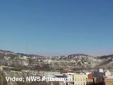 7 吨小行星闯入大气层,地球真的会被毁灭吗? #小行星 #小行星撞击地球 #陨石 #科普 #科技启示录