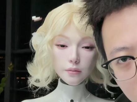 这才是我们需要的情绪型机器人#机器人 #雪宝 #冰雪奇缘 #迪士尼 #童年