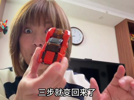 盟卡车神童年回忆杀,弹射变形小车集体亮相,还有人记得他们吗 #变形玩具 #盟卡车神 #盟卡车神之魔幻元珠 #龙创易DINOSAW