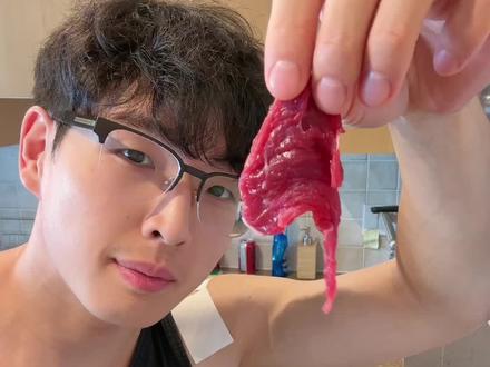 增肌到底有多快?
2020年《国际环境研究与公共卫生期刊》的一项系统性综述和荟萃分析,整理了111项研究,受试者为健康男性:
他们平均每周训练2到3次,坚持12周——
结果?
✅ 增加0.5到1公斤肌肉
✅ 全身增长
📈 初学者效果更明显
📌 当然,这个增长速度是平均值,跟你的训练强度、饮食和睡眠质量都有关系。
换算一下:
每天平均长12.5克,一个月大约375克,三个月超过1公斤。半年坚持下来,肉眼可见转型。
结论:
别看每天只有一点点,坚持下来,变化是指数级的。
📄 引用文献:Int J Environ Res Public Health. 2020;17(4):1285.
#自律 #运动 #減脂 #健身 #增肌