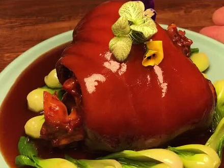 东坡肉学不会不要紧,学个东坡肘儿做给老婆…#美食 #家常菜 #天冷吃点啥 @抖音星探家