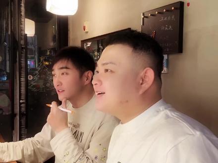 两人往那一坐就有节目,给桃子整冒汗了🤣 #蒋一帆 #太子猕猴桃