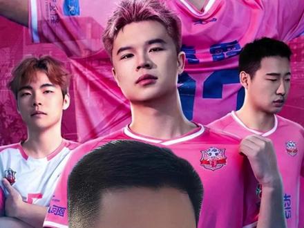 12.27日湘超决赛,万达广场1号门前坪鲜食加油站门口,将竖起大屏直播决赛第二现场,与我一起为常德队加油助威!#德果仓 #德果仓全新升级 #鲜食加油站 #常德人自己的鲜食物品牌 #湘超