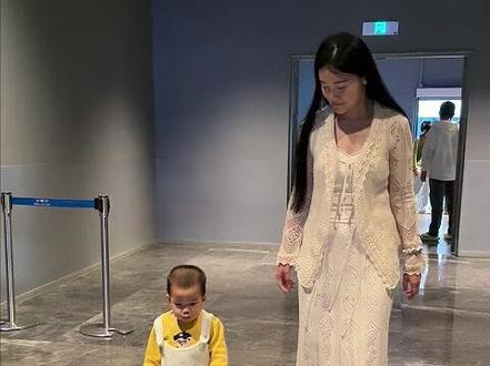 记录带双胞胎儿子日常@艾小菲40岁双胞胎宝妈记录生活