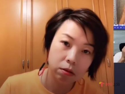 #张怡宁在线辟谣 :女儿玩银牌是假的#搞笑 #段子 #张怡宁 #大魔王