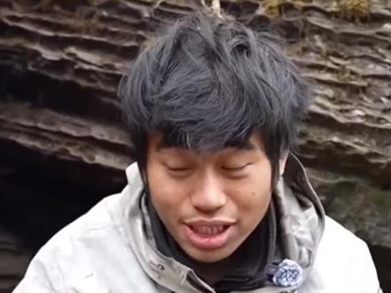 #荒野求生 #老六荒野#野生猕猴桃