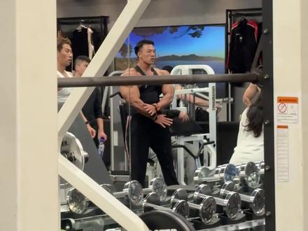 何局状态太爆炸了,匹兹堡必拿下,稳了
#何局限 #匹兹堡职业赛 #健体