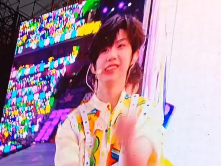 《我要飞》
#TF家族 #王橹杰