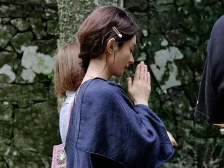 今年的爱奇艺尖叫之夜和星光大赏少了很多顶流,新晋顶流也是不断涌现#赵丽颖 #星光大赏 #尖叫之夜