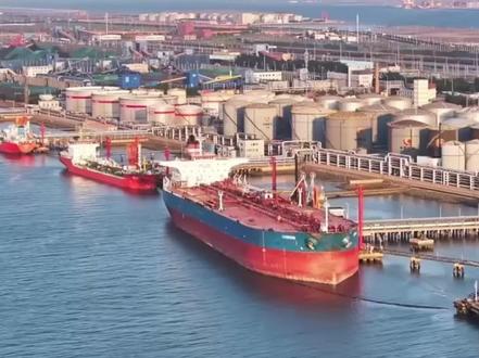 中国叫停成品油出口,为啥半个亚洲瞬间慌了?#石油 #成品油 #内容启发搜索 #科普 #科普知识