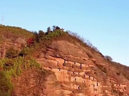秦岭悬崖峭壁上的神秘洞穴,究竟是古代崖墓,还是崖居?他们的主人又是谁呢?#焕之说