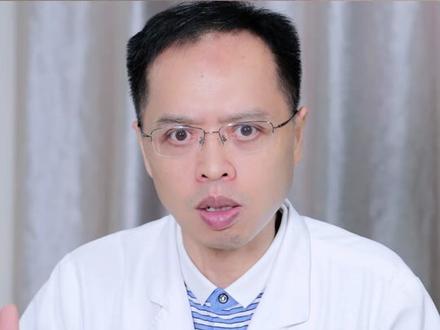 嘴唇长白色的小颗粒,涂口红时很难看,非常影响美观#健康#医学科普