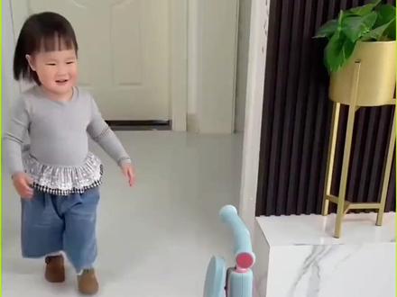 滑板车 滑板车儿童有座椅1-2-3-4-5678岁三合一公主款可坐可骑适合男女宝#上热门 #公主款滑板车 #出行装备 #儿童滑板车 #玩具推荐