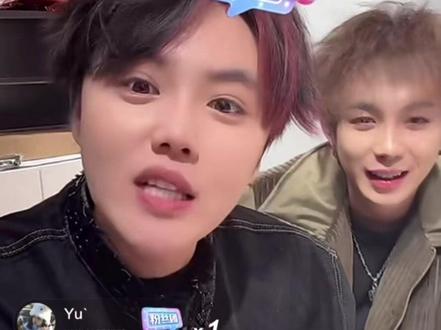 魏爸老来得子 60岁学怀挡#周木子 #周木子和威士忌 #周木子老弟 #周木子八卦会 #周木子故事会 @周木子 @魏士忌 @周木子故事会