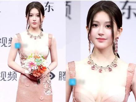 赵露思VS鞠婧祎:星光大赏暗战揭露娱乐圈残酷审美法则