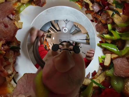 第一次吃腊肉感觉我好紧张#吃货 #车力巨人 #创意摄影 #搞笑视频