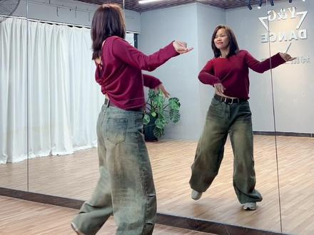 来了慢速口令版可以跟着练几遍就会了#大风在刮大雪在下 #原创舞蹈 #简单易学 #最潮广场舞