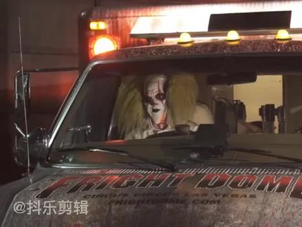 国外综艺小丑恶作剧,吓坏路人转头就跑