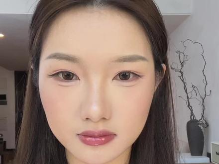 亚裔妆的灵魂修容到底怎么画?立体骨相大法
#修容 #亚裔妆 #教程 #骨相化妆