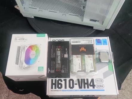 同城老铁组装一台i3-12100F 16G 1000G固态白色组机#组装电脑 #装机 简单拍晒一下