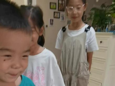 上两个教闺女打架的视频被转发了,有点懵,其实我不是光教孩子打架的哈,!!!#记录真实生活 #vlog日常 #人类幼崽到底有多可爱 #宝妈 #原创