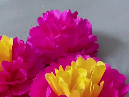 这个纸花用纸大小自己决定,可以是用在聚宝盆上面,也可以用在供碗里#做手工我是认真的 #叠纸花教程 #亲手制作 #手工diy