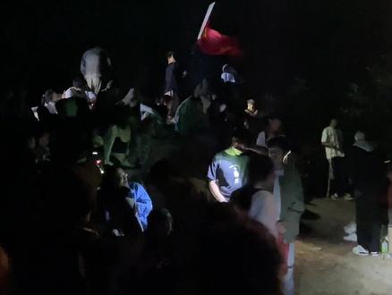 花了8个小时全程徒步的夜爬嵩山保姆级攻略,从上山到下山的全部过程、开销、文字版攻略都包含在内,一定要看到最后@DOU+小助手 #旅行 #嵩山 #旅游攻略 #旅行大玩家 #抖音搜索流量来了