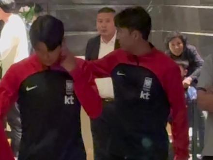 国足:这阵容有点强
孙兴慜来了,终于等到了🥲#孙兴慜 #国足vs韩国 #李刚仁 #韩国队 #韩国足球
