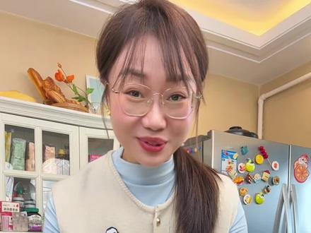 今天给孩子们做了他们心心念念的橙子巴巴路亚,细腻绵密又好吃,关键是不需要烤箱也不需要模具,不会失败,特别适合在家里做,姐妹们赶紧收藏起来,过节给家人露一手呀#在家做蛋糕#柠檬巴巴路亚