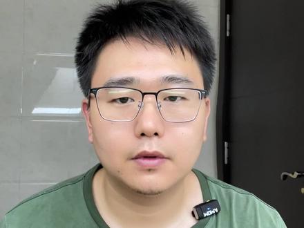 还在靠看动画片磨耳朵?先停一停,跟我走一遍
很多人看英文动画片学英语,最大的问题不是不努力,而是原声根本没真正听清。
这句小猪佩奇里的台词,我第一次听也完全听不懂。
但把一句话拆成几个音块,先听真人慢速发音,再对照原声,一块一块练,最后重新拼成完整句子,整个过程差不多一分钟。
你会发现,原来听起来糊成一团的声音,突然就能听清了,而且还能跟着模仿出来。
英语磨耳朵不是一直硬听,听不懂的时候,先把声音拆开。
我家孩子现在就是用这种方法练小猪佩奇,跟读速度和发音模仿都快很多。
#英语学习 #英语口语 #磨耳朵 #小猪佩奇 #英语启蒙