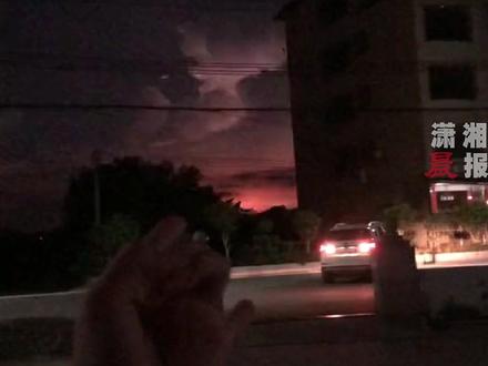 神奇!广东汕头一女子用手势成功“召唤”雷电,视频拍摄了三次才成功