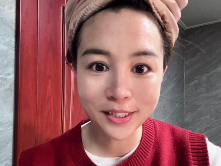 已经记不清我是用了多少罐这个油了!反正保湿 紧致 提亮的效果真的非常好 而且他是纯纯的植物精油 没有添加过一滴水升级版分子也是很小的很好吸收#自用好物分享 #以油养肤 #葡萄籽油#抗皱保湿紧致