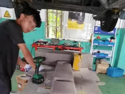 北汽新能源续航里程缩短,做电池均衡#艺嘉汽修 #上海金山汽修 #电池修复 #新能源汽车维修