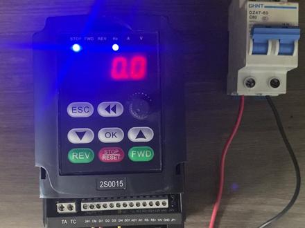 变频器面板按键说明,实物演示#变频器 #变频器面板按键说明