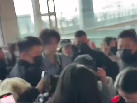 我们普普属实🔥了#郝熠然#机场送机