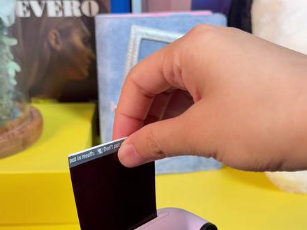 拍立得卡纸了 怎么办!?
千万别慌!!30s急救
❌不要硬拽相纸,很可能会造成滚轴损坏
❌不要打开后盖,强行取出相纸,会造成剩下的相纸报废!!
#拍立得女孩 #拍立得干货 #拍立得教程#卡纸 #拍立得小白