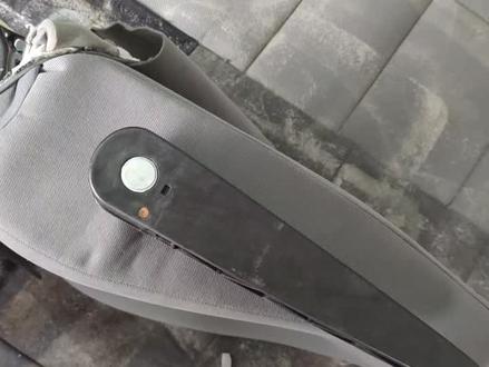 福特新全顺扶手的拆卸
####