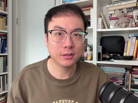 OpenClaw真正的秘密在Skill系统 两个月10万星标的OpenClaw(原名Clawdbot、Moltbot),强大的秘密不在AI本身,而在700+社区技能。一个Skill让你每周省10小时,另一个帮你自动赚钱。 #OpenClaw #Skill系统 #智能体 #降本增效