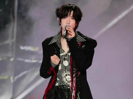 《野心家》-童禹坤 肤白貌美大长腿 时代峰峻你好瞎#亮嗓#亚比#童禹坤三代第一高音 #撕漫男