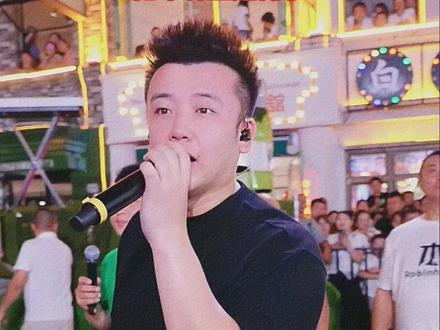 山西美女萱萱为木森创作了一首麦,大胆表白,把木森都唱迷糊了!!!#人气爆棚 #喊麦 #嗨翻全场 #木森 #木森大舞台