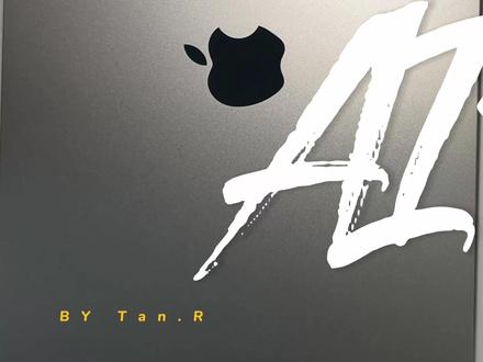 MacBook Air M5开箱视频 全网第三台星光色MacBook Air开箱,星光色没有银色的泛白也没有午夜色的压抑,看起来也不是土豪金的那种闪亮,调色卡到好处。用了国补和以旧换新补贴,5k拿下。#开箱视频 #数码科技 #国补 #MACBOOKAIR #全民买手请回答