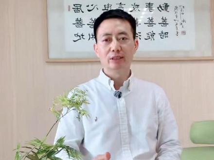 86字,20亿,一颗心 86字,20亿,一颗心
我心只有一个”——86字侨批收获20亿票房:没有一句“我爱你”,却藏着专心专情、浪漫与安稳的极致长情。
#阿嬷的情书 #侨批 #20亿票房 #长情 #温润无声