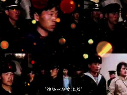 1985年3月,北海舰队6艘鱼雷艇在出海训练返航时,殿后的鱼雷舰突然脱离队伍,向相反方向的公海疾驰而去。
此时这艘鱼雷舰上,2名叛徒艇员射杀了6名战友,竟妄图劫持快艇叛逃到韩国!
叛逃的是3213号鱼雷艇,当时训练完成后,3213号全艇官兵心情也很放松。电讯兵杜新立偷偷来到艇上武器仓库,从枪柜拿出一把56式冲锋枪和一把手枪。接着又将枪柜锁好,防止其他艇员来取枪反抗。
杜新立将手枪给了电航兵王中荣,让他和自己一起去制服其他艇员。王中荣拿到枪后打了退堂鼓,冷血残暴的杜新立却没有丝毫犹豫,对着毫无防备的同胞战友疯狂扫射。
6名军官当场牺牲,2人受伤,由于他们手中没有武器,无法跟杜新立反抗,剩下的8名艇员和受伤的2人被杜新立关押到了船舱。
这场叛乱叛逃行动,杜新立和王中荣早在两个月前就开始策划。原来两人马上要退伍,怕以后生活无着落,得知叛逃台湾有巨额奖金的诱惑,两人决定驾船叛逃韩国再去台湾。
两人成功控制住快艇后,便迅速向韩国西海岸急速行进。第二天上午韩国警备队出动巡逻艇,准备将3213号鱼雷艇拖到韩国的一个外岛。
北海舰队发现这艘快艇正往韩国前进后,出动了3艘军舰和2架飞机追寻,其中一架战机带弹起飞,准备随时炸沉快艇。
3艘中国军舰已经进入了韩国海域,短暂的对峙后,最后中国军舰十分克制地退出了韩国海域。韩国将2名身受重伤的艇员送到医院抢救,很快转危为安。而杜新立和王中荣与其他8名幸存艇员则被严密看管起来。
随后,韩方与中方在香港接触,对此事展开了外交谈判。尽管当时两国没有建交,但两国关系已经有所改善,韩方做出了理性的判断:此次中国鱼雷艇进入韩国海域不是政治事件,韩国会将鱼雷艇和全部人员归还中国,还将以此与中国建立“非正式贸易关系”。
第二天,杜新立与王中荣意识到要被遣返后,立刻精神崩溃。杜新立一度挣扎想跳车逃跑,被韩国卫兵制服。
随后,韩方将鱼雷快艇和幸存者,还有被害战士的遗体全部交还,在此之前韩方修复了鱼雷舰,还对6位牺牲战士进行了入殓,回国后,杜新立与王中荣以叛国罪、故意杀人罪被依法处以死刑。
值得一提的是,中方向韩国支付了300万韩元,以补偿韩方的开销。而台湾一直与韩国交涉,要求不要遣返杜新立与王中荣,可笑的是,台湾竟称杜王两人为“义士”,许多不明就里的台湾民众情绪激动,对韩国人破口大骂。
无论如何,背叛祖国、残害同胞战友,只会落得一个万人唾弃的下场!#文史与淘淘