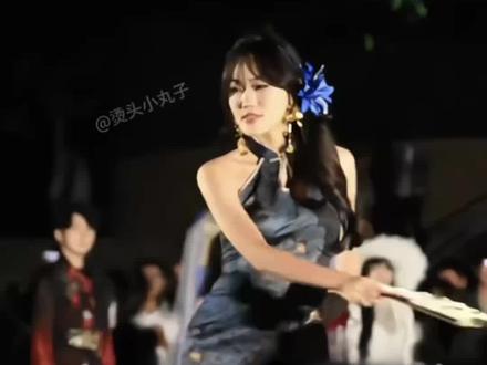 又帅又好学的旋转飞扇!学会了分分钟惊艳所有人#旋转飞扇 #才艺表演 #元旦晚会 #玩个很新的东西 #有趣