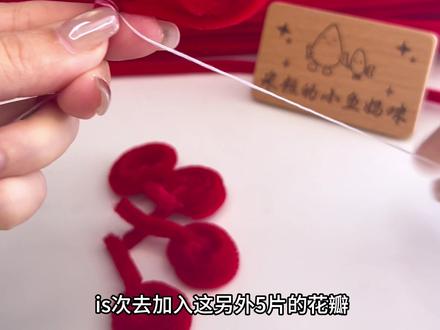 这个简单,快做| 家里的空桶不要丢, 绑上一个小娃娃做一点些花花加入,你也能拥有一个抱抱桶。 #手工diy #扭扭棒的100种玩法 #玫瑰花 #扭扭棒教程